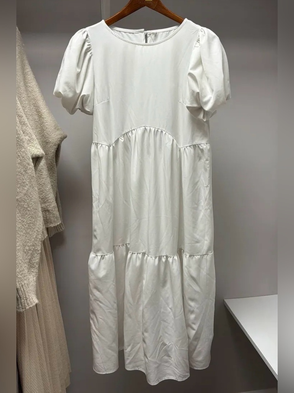 Women’s White Puff-Sleeve Midi Dress